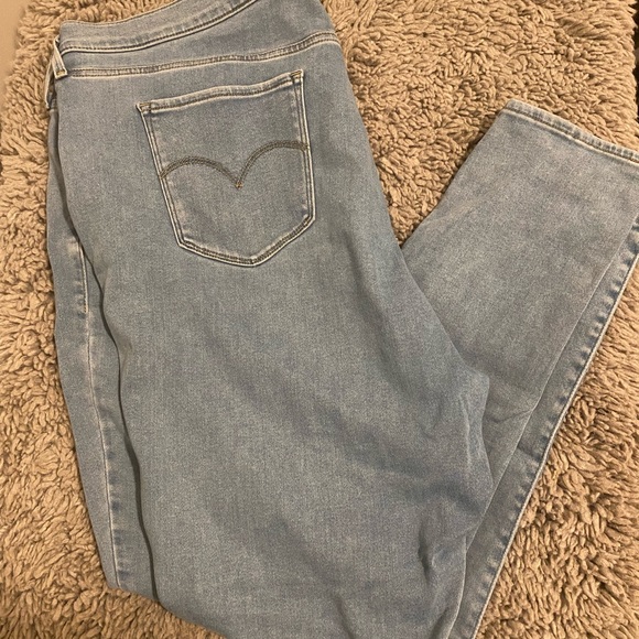 Levi Jeans - Picture 3 of 7